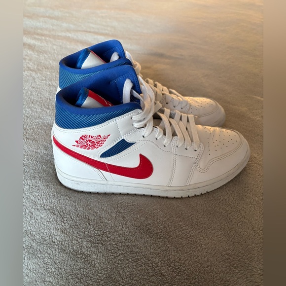 Nike- 2020 Wmns Air Jordan 1 Mid 'USA' - Picture 2 of 5